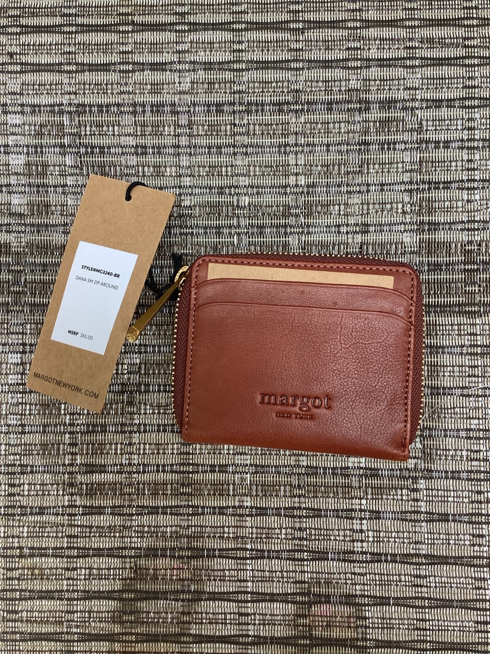 NWT Margot New York Dana Leather Zip Around Wallet Zipper Minimalist $65